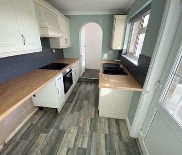 3 bedroom end of terrace house to rent - Photo 3