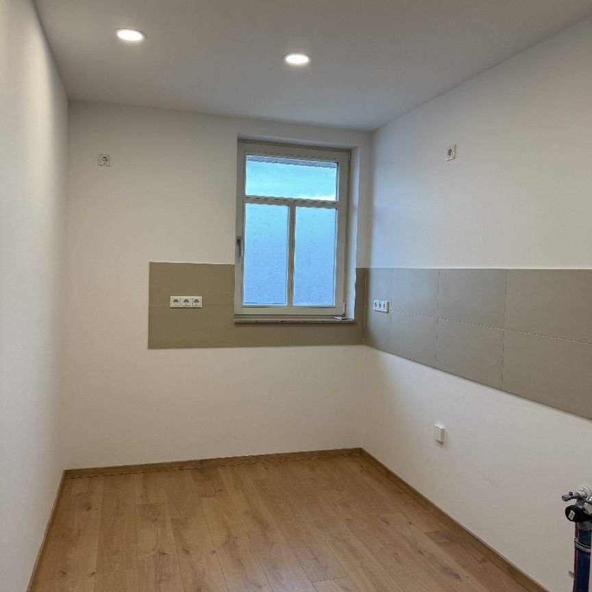 Luxuriöse 2-Zimmer-Wohnung mit Wintergarten und gehobener Ausstattung - Photo 1