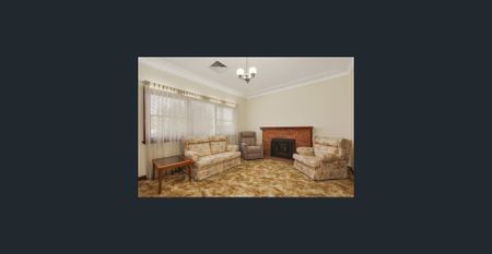 Spacious Family Home in Prime Girraween Location - Photo 5