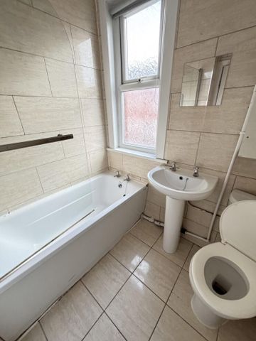 18 Hessle Avenue, Leeds, LS6 1EF - Photo 5