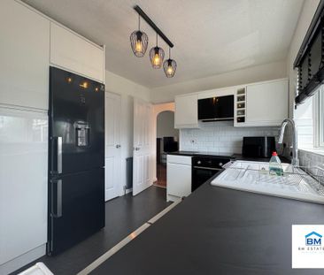 4 bedroom detached house to rent - Photo 6