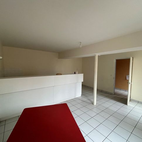 Location Maison 4 pièces 134 m² Chaillac - Photo 1