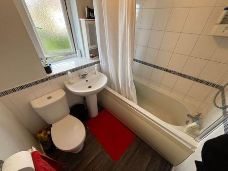 2 bedroom terraced house to rent - Photo 4