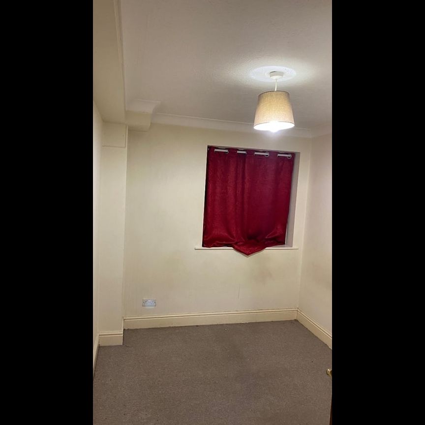 2 Bed Flat, Tavistock Road, CR0 - Photo 1