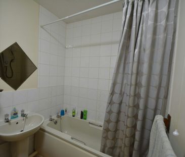 Flat to rent on - Photo 6