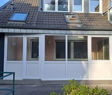 Single-Appartement und Balkon mit Wintergarten-Flair! - Photo 2