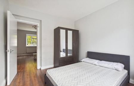 Lodge Road, NW8, London - Photo 4