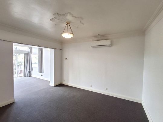 Spacious Hataitai Flat For Rent - Photo 1