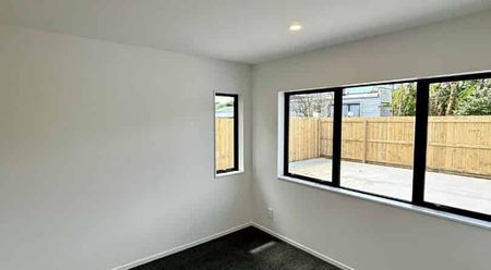 Stunning Brand New 5-Bedroom Home in Otahuhu, Auckland - Photo 4