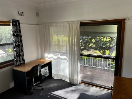 West Ryde - Photo 2