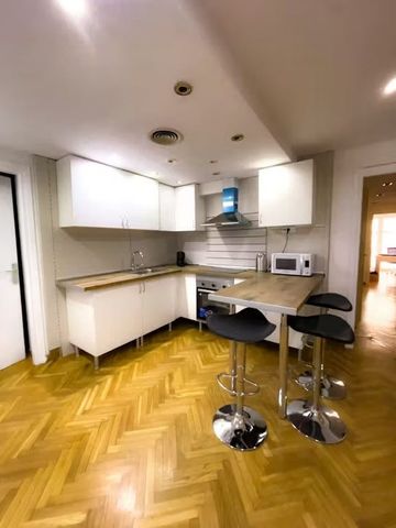 Carrer de Calvet, Barcelona, Catalonia 08021 - Foto 4