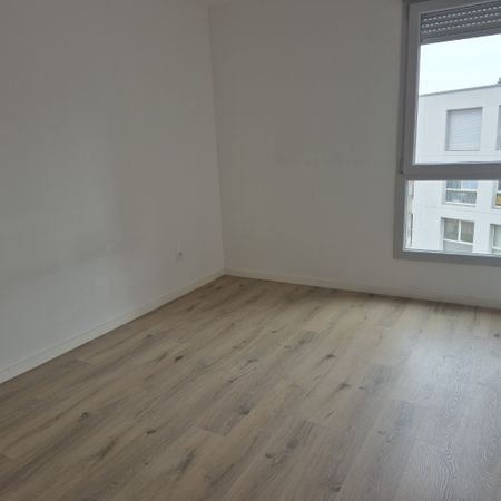 Location Appartement 2 pièces 45m² LILLE 59000 - Photo 3