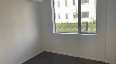 2 Bedroom, 1 Bathroom apartment with carpark is now available for rent. - Photo 5