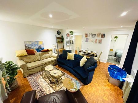 2 Bed Flat, Powis Square, BN1 - Photo 3