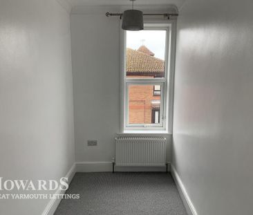 3 bedroom end of terrace house to rent - Photo 5