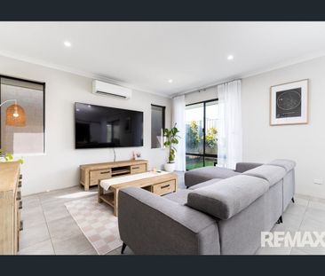 Beautiful 4x2 with Theatre - 6 MONTH LEASE ONLY - Photo 2