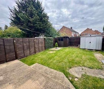 Willow Tree Lane, Hayes, UB4 - Photo 2