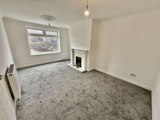 Curren Gardens, Gateshead, NE10 - Photo 1