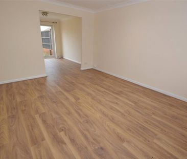 3 bedroom semi-detached house to rent - Photo 6