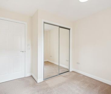 2 bedroom end of terrace house to rent - Photo 3