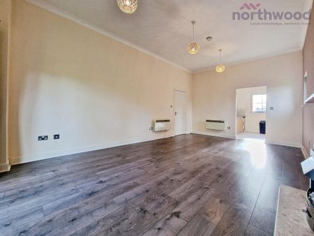 2 bedroom flat to rent - Photo 2