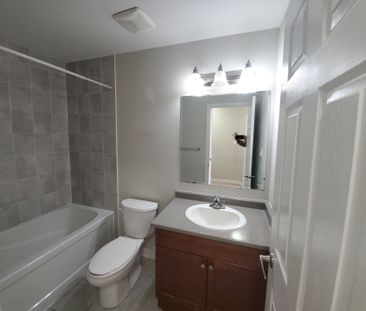 For Lease - 47 lothbury Drive, Brampton, Ontario - Photo 3