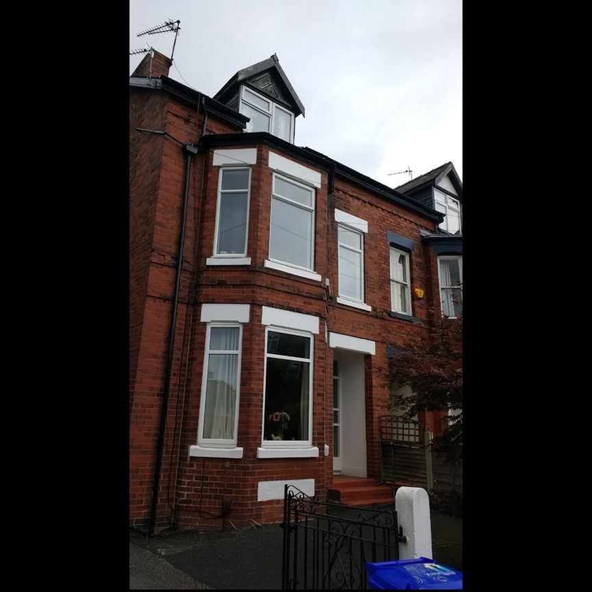 Studio Flat, Salisbury Road, M21 - Photo 1