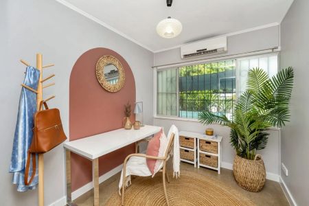 Unique Spacious Home with Pool - Photo 4