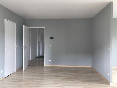 Location Appartement 1 pièce 44m² - Photo 2