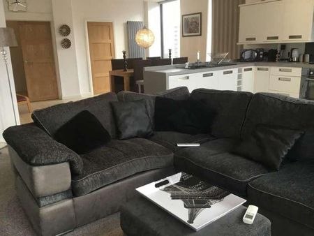 Bucknall New Road, Stoke-on-trent, ST1 - Photo 2