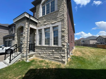 For Lease - 31 Dolomite Drive, Brampton, Ontario - Photo 5