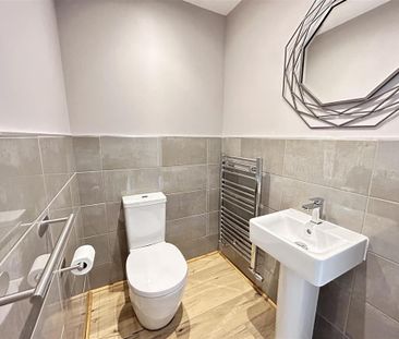 4 bedroom detached house to rent - Photo 6