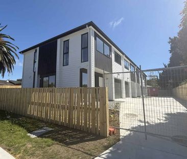 Lovely 3 Bedroom Home - Photo 5