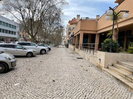 3 room luxury Apartment for rent in Cascais, Lisbon - Photo 3