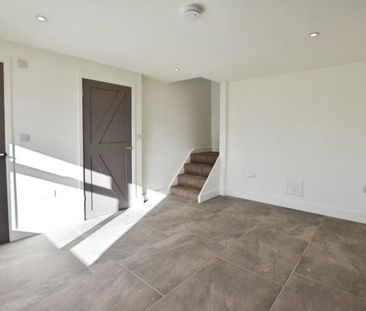3 bedroom House To Let - Photo 2