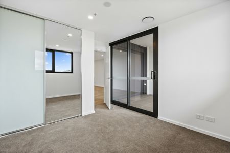 Convenient Location, Spectacular Outlook - Photo 5