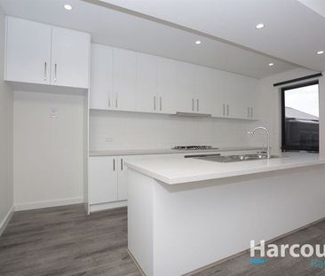 Modern 3-Bedroom Home with Stylish Features in Thomastown - Photo 6