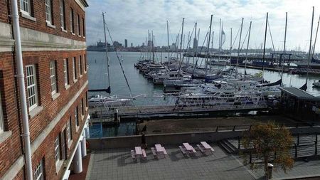 The Granary And Bakery, Clarence Marina, Gosport, PO12 - Photo 2