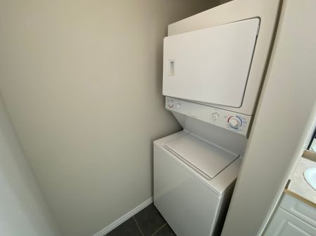 GREAT 2BED, 2BATH, GROUND FLOOR APARTMENT W/ UNDERGROUND PARKING TANDEM STALLS IN THE COMMUNITY OF ELLERSLIE - Photo 3