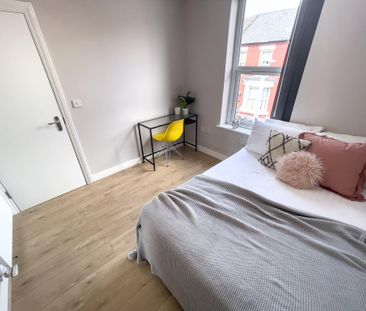 6 bedroom terraced house to rent - Photo 3