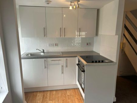 Studio to rent - Photo 3