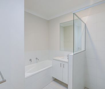 Bright and Beautiful Family Home - Photo 6