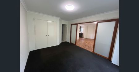 GROUND-FLOOR LIVING IN THE HEART OF HIGHGATE - Photo 4