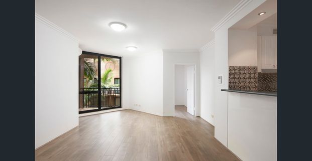 Unfurnished spacious apartment - Photo 1