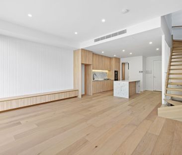 Luxury Three-Storey Townhouse in the Heart of McKinnon Secondary Co... - Photo 5