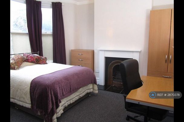 1 bedroom in a house share to rent - Photo 1