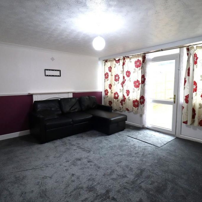 3 bedroom terraced house to rent - Photo 1