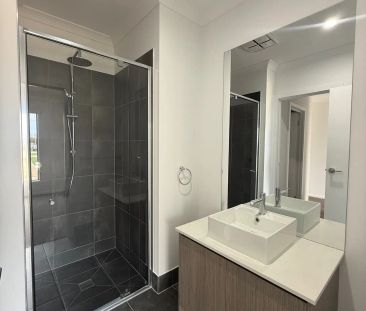 “Stunning 4 Bedroom Family Home in Point Cook” - Photo 6