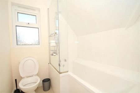 House of multiple occupation to rent - Photo 2