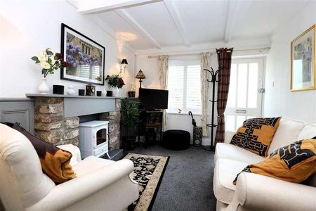 The Limes, Cowbridge, Vale Of Glamorgan, CF71 - Photo 3